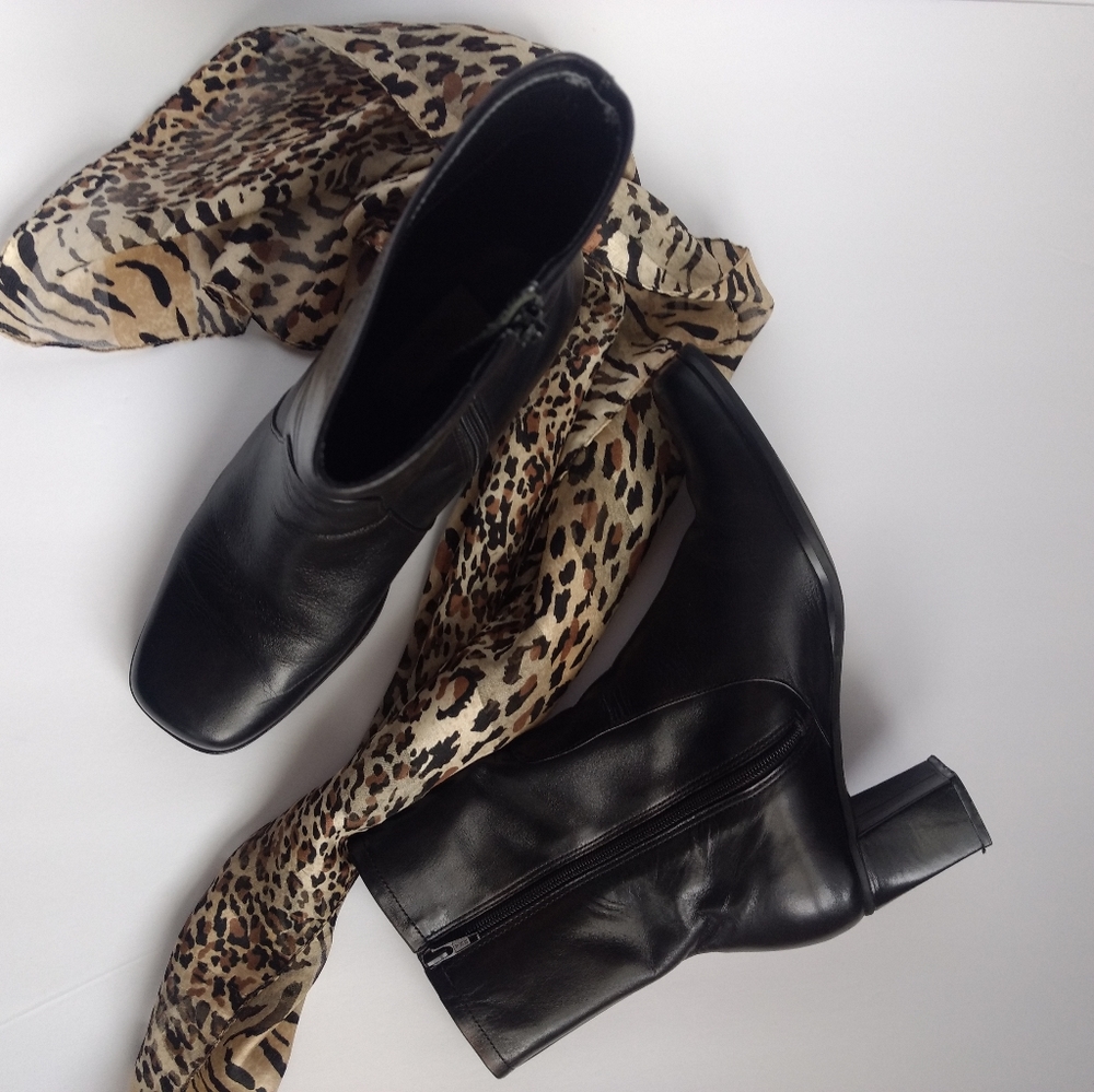Talbots black leather ankle boots. Women size 6.5